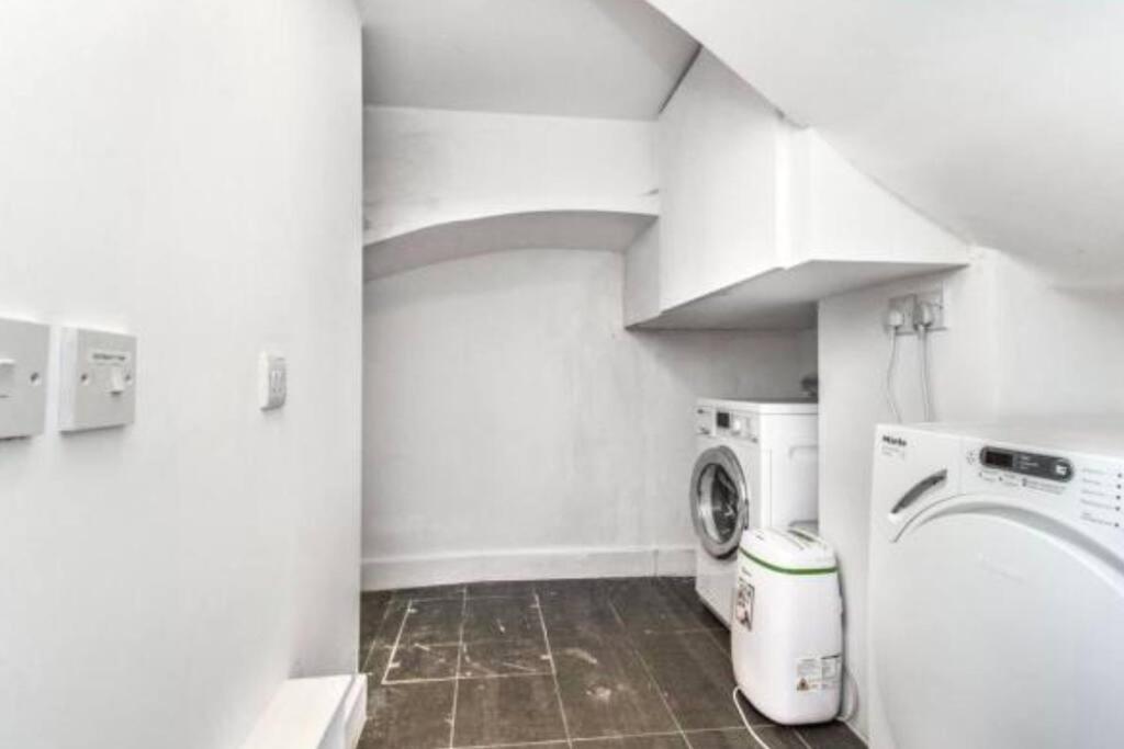 Immaculate Covent Garden Apartment London Exteriör bild