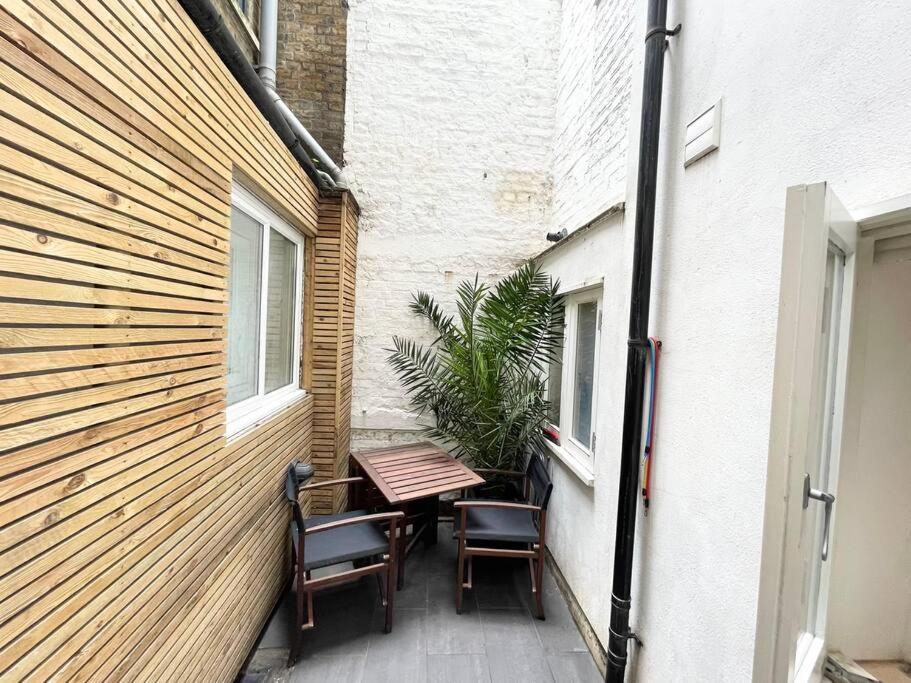 Immaculate Covent Garden Apartment London Exteriör bild